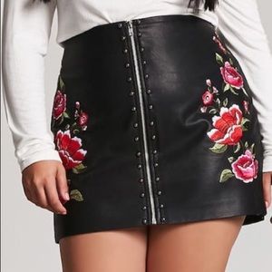 Plus Size Forever 21 Rose faux leather mini skirt